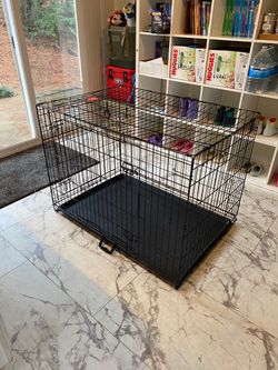 Large Dog Crate Like New Black with Handle 42 L x 28 W x 31 H