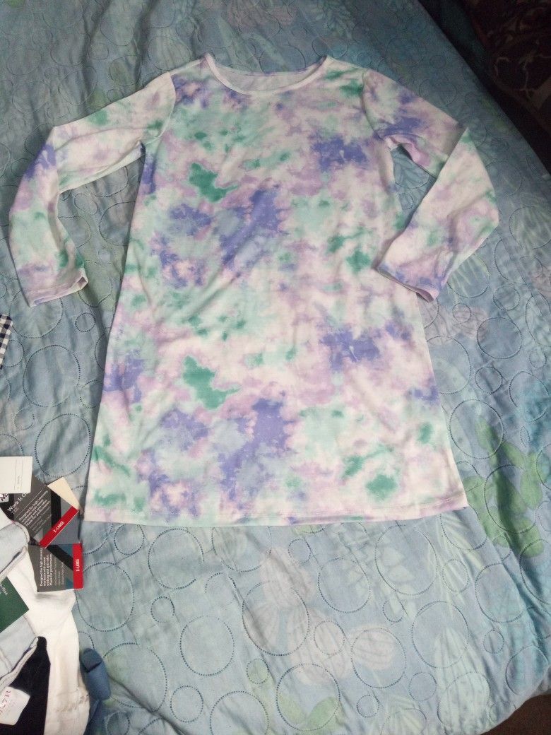 Girls Nightgown M(8)