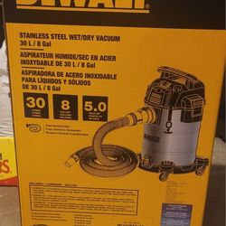 Dewalt DXV08SA Stainless Steel Wet/Dry 8-Gallon 5 HP Vacuum (New In Box)
