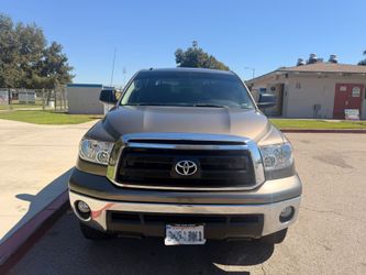 Toyota tundra Crewmax 2013