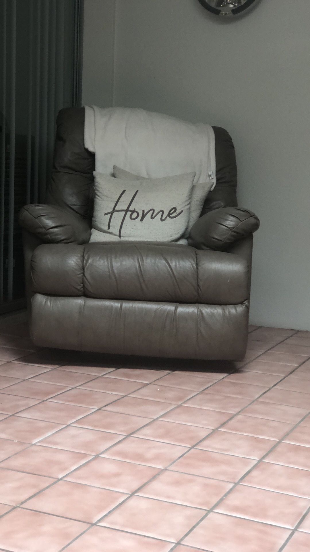 Oversized, Recliner Tan