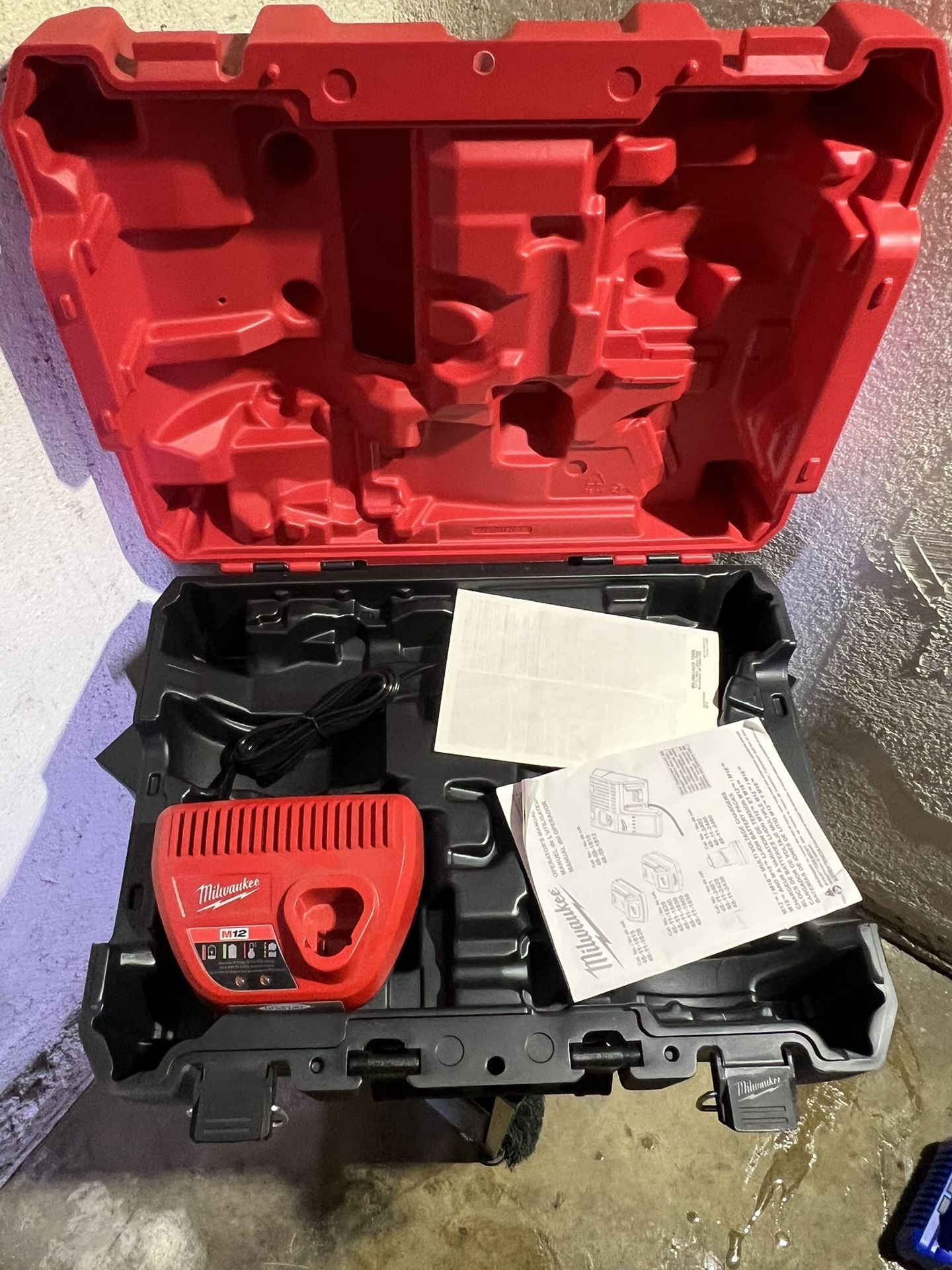 2 Milwaukee Case And Chargers