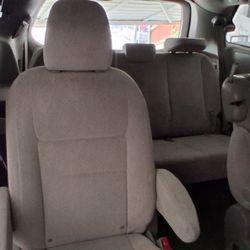Toyota Sienna 2013   Gray Seats