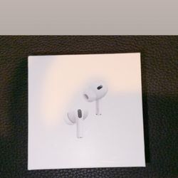 AirPods Pro 2nd Generation with MagSafe Wireless Charging Case - White 