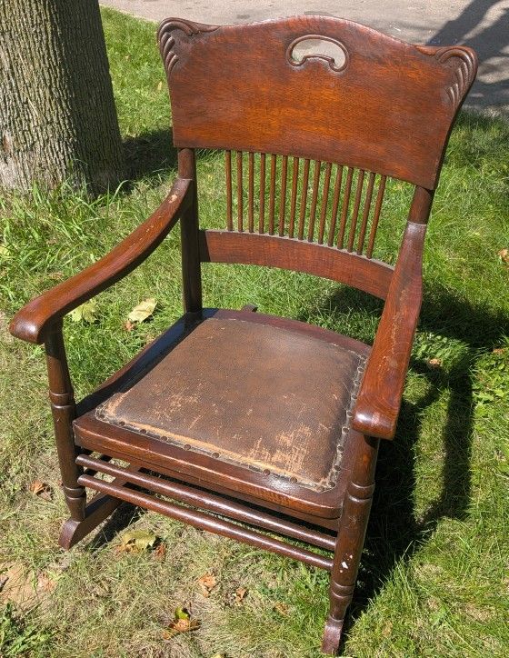 Antique Rocking Chair 