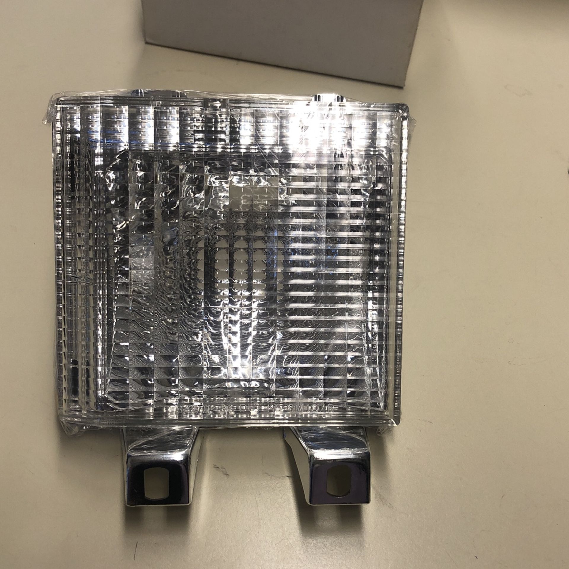 Chevrolet/ GMC Van 1983 To 1991 Park Signal Lamp Driver Side Assembly