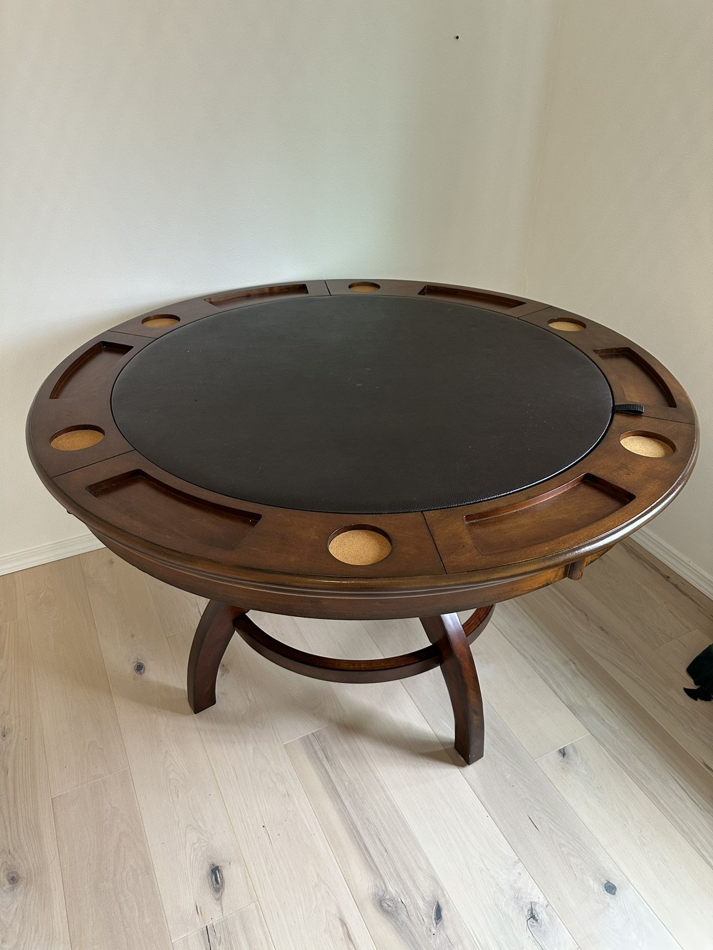Round Poker / Game Table - Hillsdale “Palm Springs”