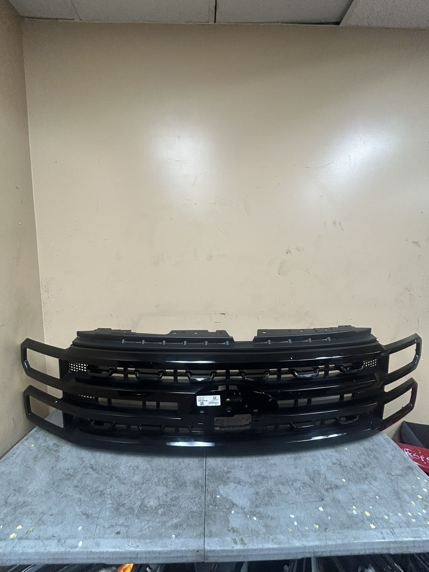 2023 2024 2025 Ford F250 F-250 Super Duty Lariat Grille Oem