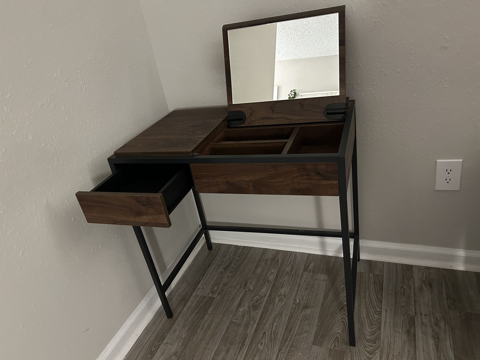 Vanity Desk