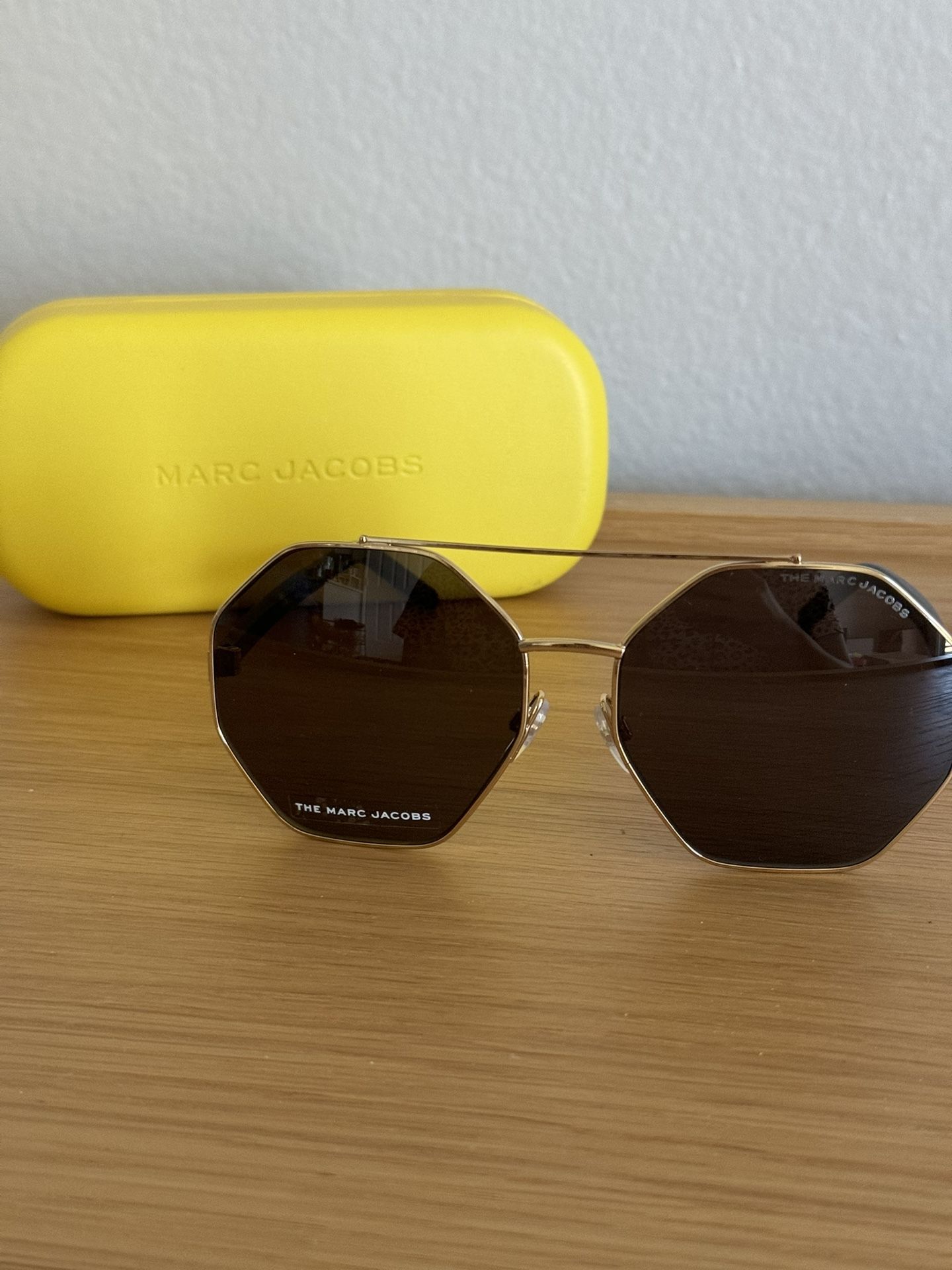 AUTHENTIC The MARC JACOB Sunglasses