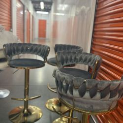 4 Counter Height Stools