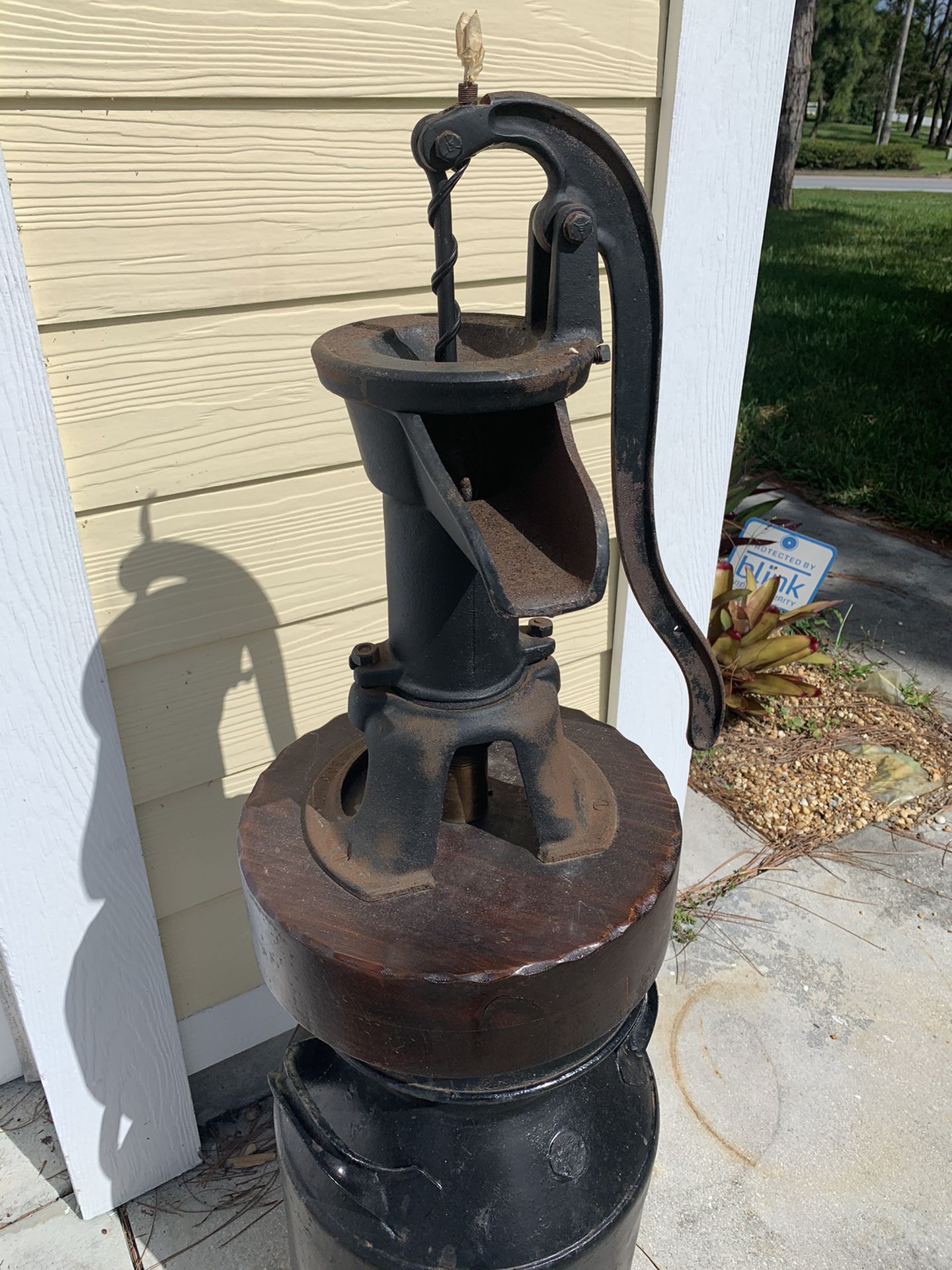 Antique hand pump lamp