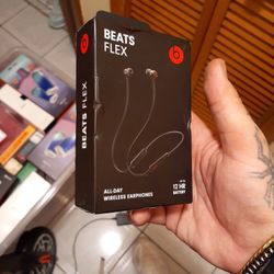 Beats FLEX  never Opend 