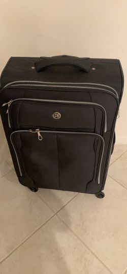 Check in luggage spinner 28” X 17” X 12”