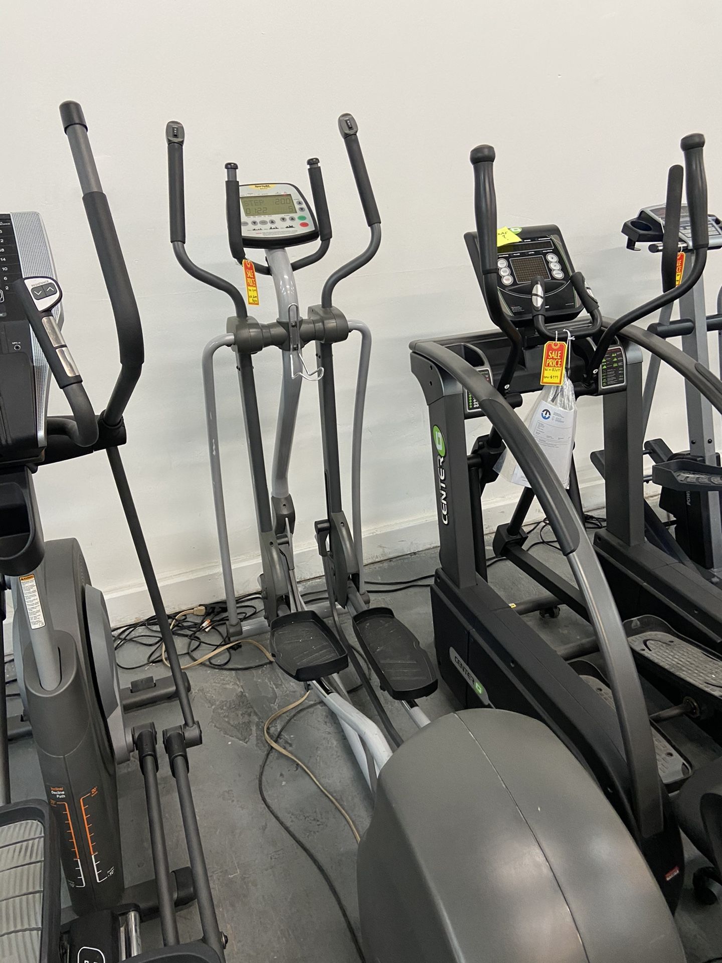 Sportsart 805P Adjustable Stride Elliptical - Ellipticals For Home Gym