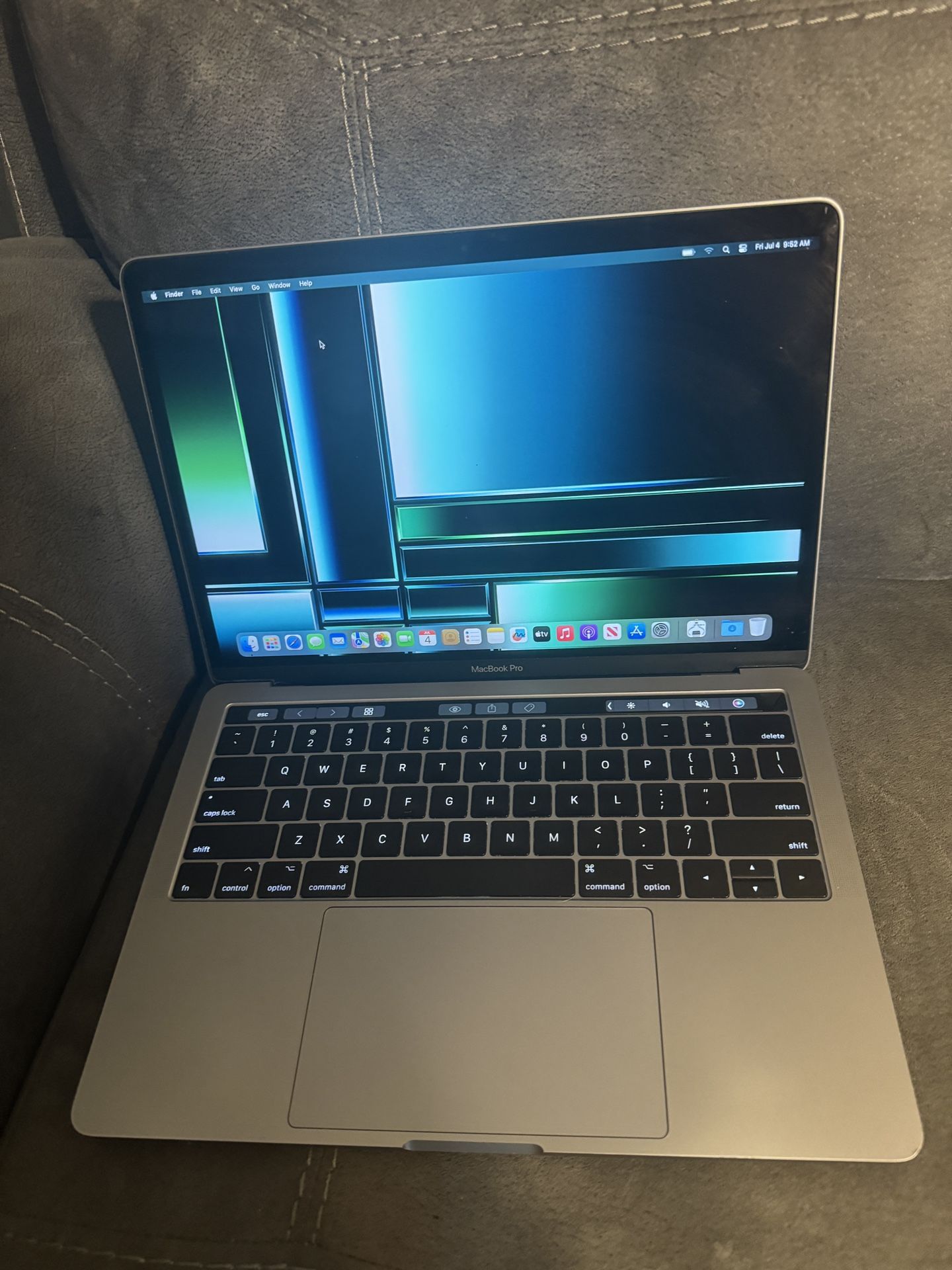 MacBook Pro 13 inch 2016 Touch Bar Nice 2.9 GHz with Fingerprint Sensor 8 GB 512 GB