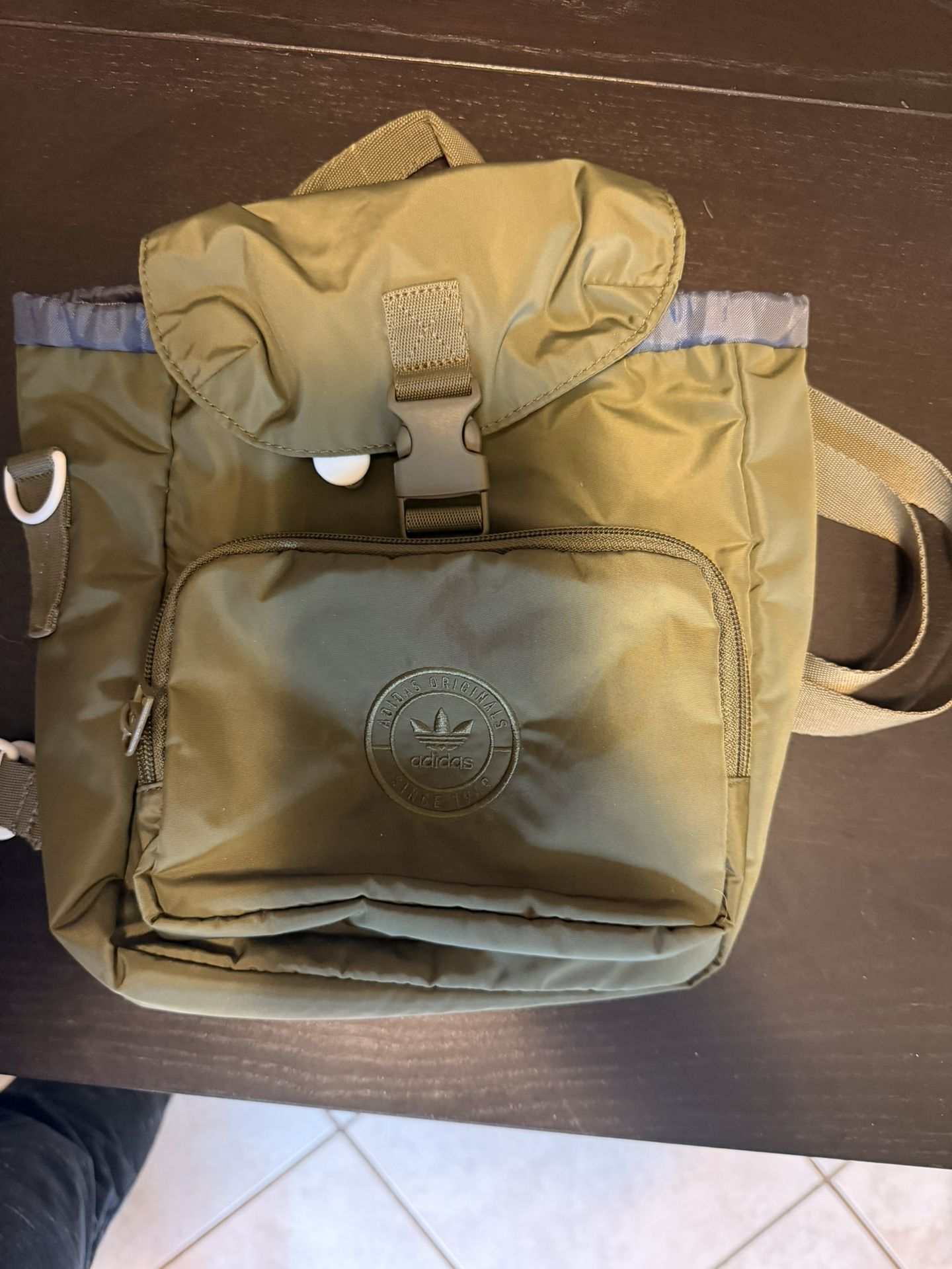 Adidas Originals mini backpack (Trefoil logo, nylon material, drawstring + buckle flap).