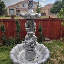 Water Fountain Statue