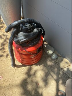 Black & Decker shop vac