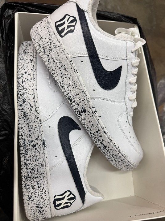 Let's Go Real Yankees Fans.!! Customized Air Force Ones!๐๐