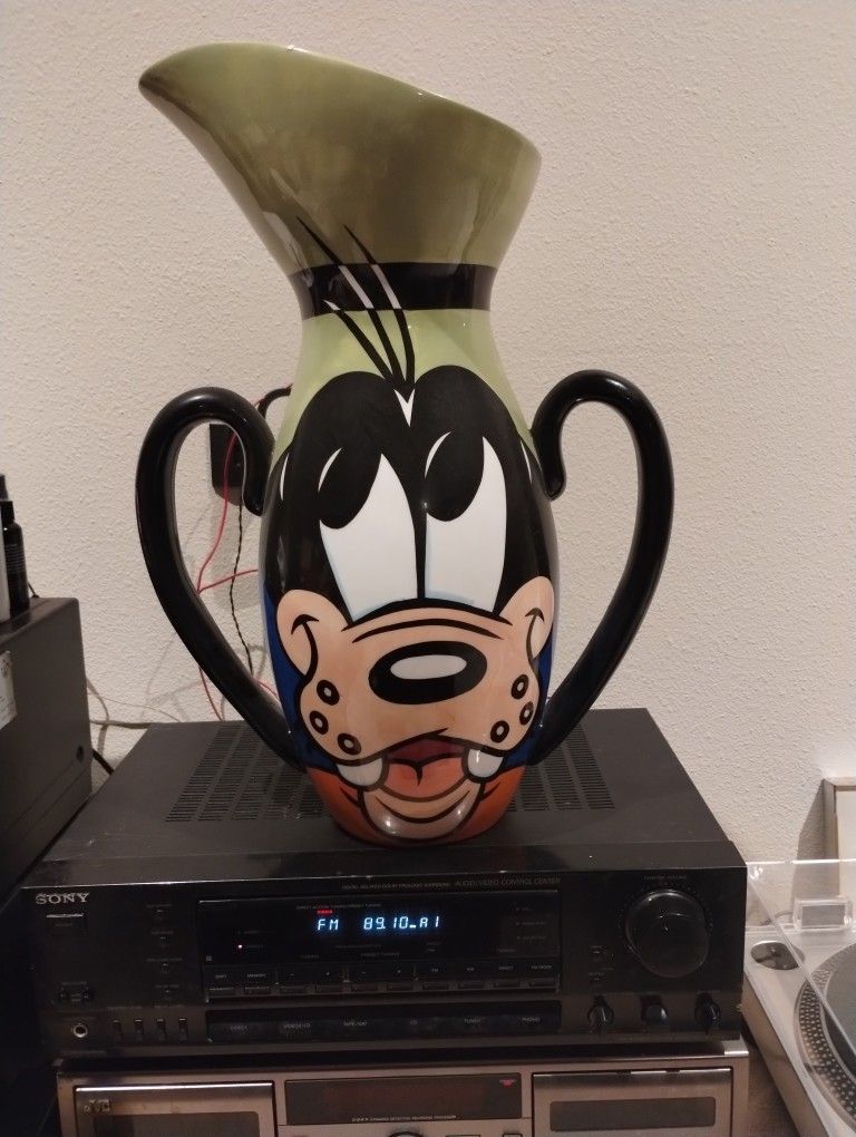 Disney,Goofy Pitcher(Vase)