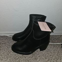 Black boots