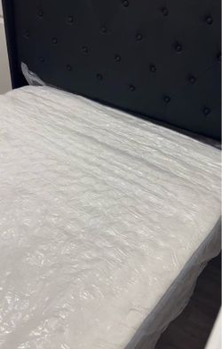 Full size mattress & frame