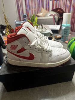 Air Jordan 1 MID SE