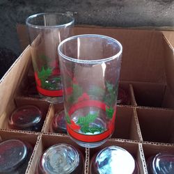 11 Piece, Holly GlassWare  New,16oz. $15 Pick Up In Oak Cliff 