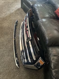 Complete new GMC Yukon/Denali front bumper grille