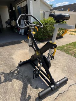 Vendo bicicleta fija marca LEMOND.