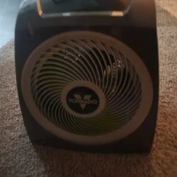 Volcano Heater, Lasko Oscillating heater/w Remote 