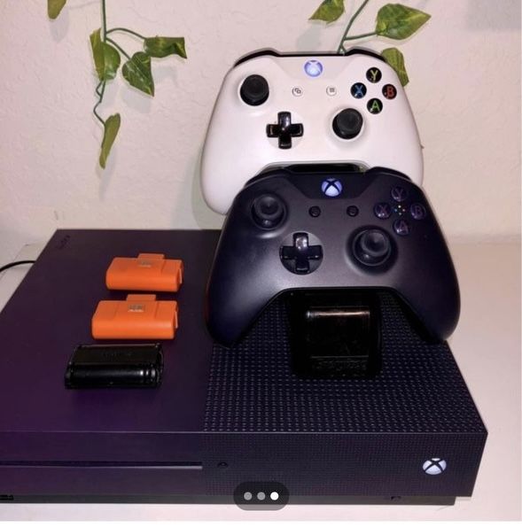 Xbox one S - purple edition