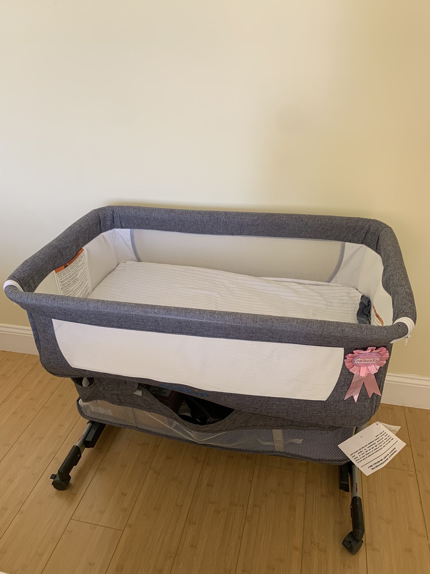 Bedside Baby Crib Like Brand New