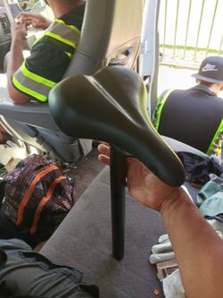 Specialized bike seat with thick post