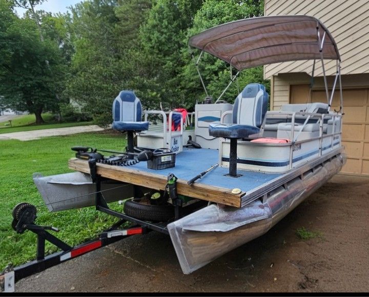 Pontoon Boat