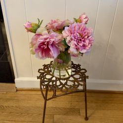 WROUGHT IRON FLOWER/PLANT STAND