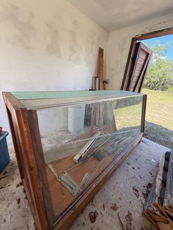 Display Case/great for flea market store,etc.