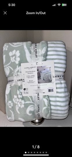 1-NWT LAURA ASHLEY VINTAGE GREEN FLORAL PRINT KING SIZE BLANKET