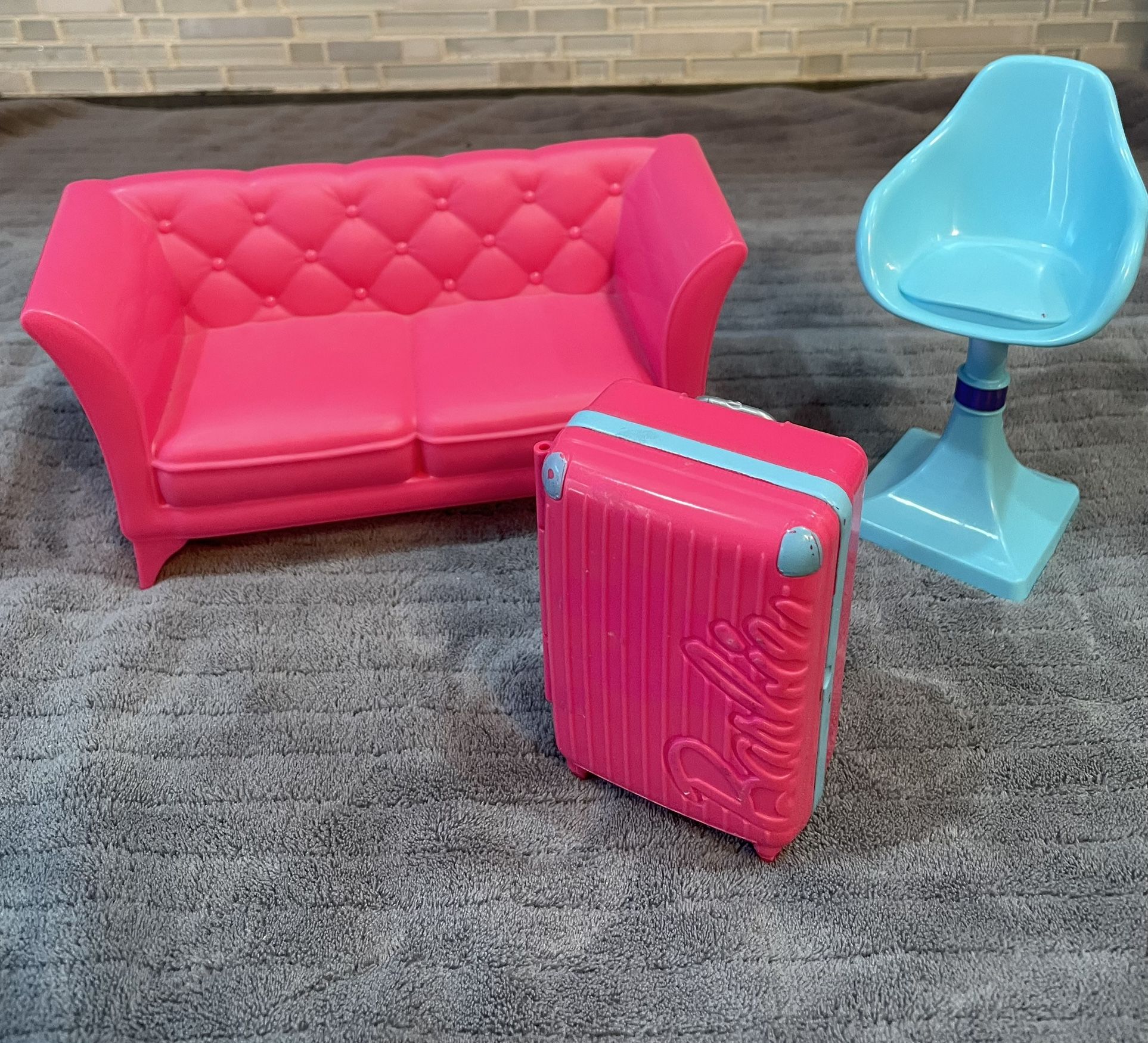 Barbie Doll Pink Luggage Suitcase Retractable Handle Travel Sofa Chair Furniture