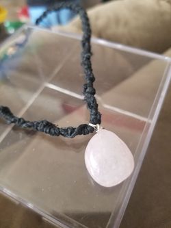 Rose quartz hemp necklace