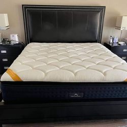 LIKE NEW - Queen - Luxury Hybrid Memory Foam Mattress