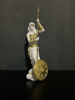 Wonder Woman Princess of Themyscira Statue