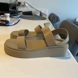 Steve Madden Nude Wedges