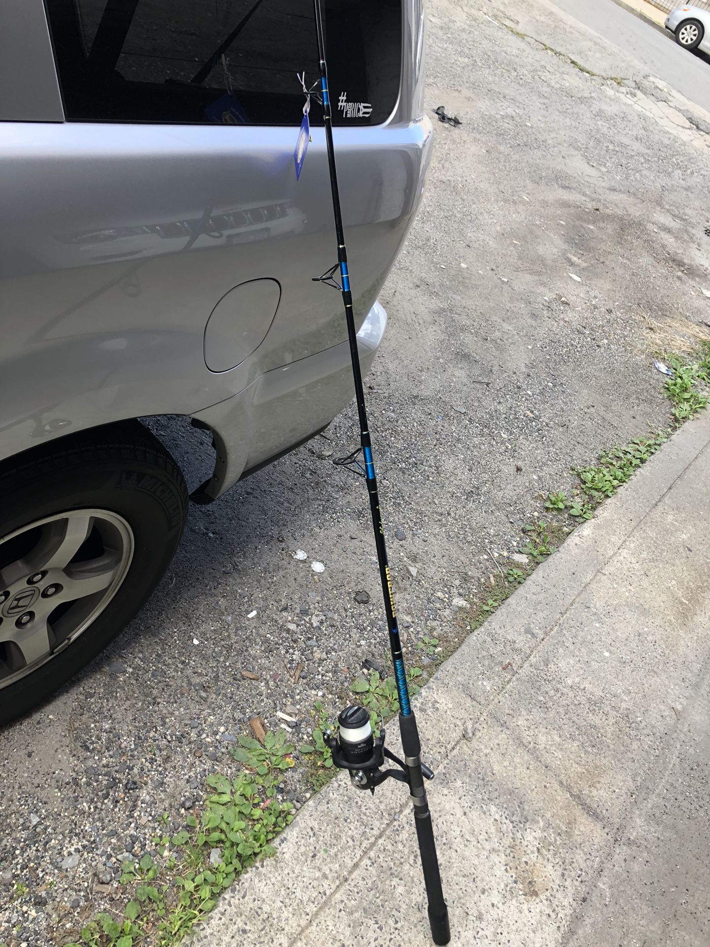 Fishing pole with reel 7ft