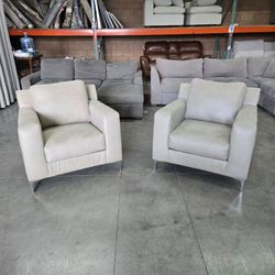 šŖšŖ Ashley Modern Beige Deep Accent Chairs