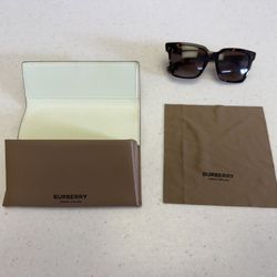 Woman’s Burberry Sunglasses 