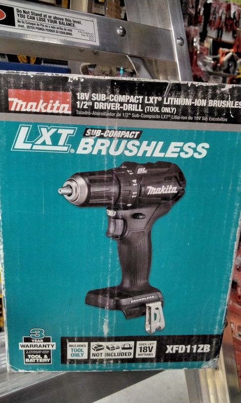 Makita 18V Sub-Compact LXT Lithium-Ion Brushless 1/2" Driver-Drill. Tool Only