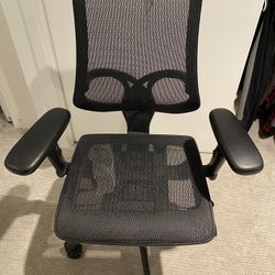 Excellent Condition WorkPro® 1000 Series Ergonomic Mesh/Mesh Mid-Back Task Office Chair 
