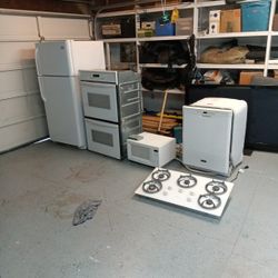 Used Kitchen Appliances Set